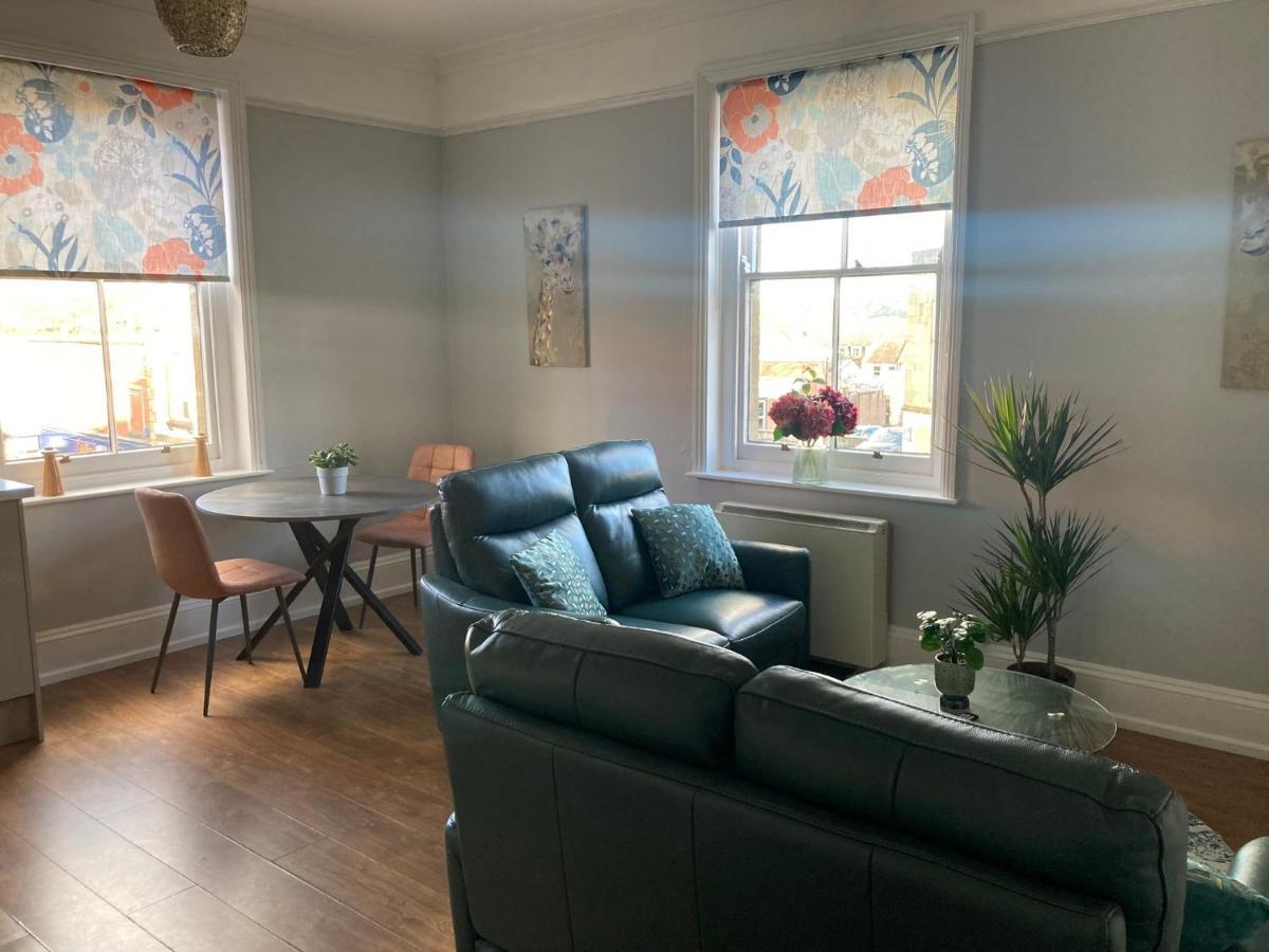 Stylish Flat In Yeovil Somerset Exterior foto